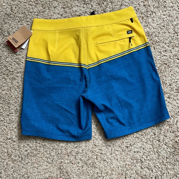 Vans men’s shorts 4 way stretch board shorts - Picture 5 of 13